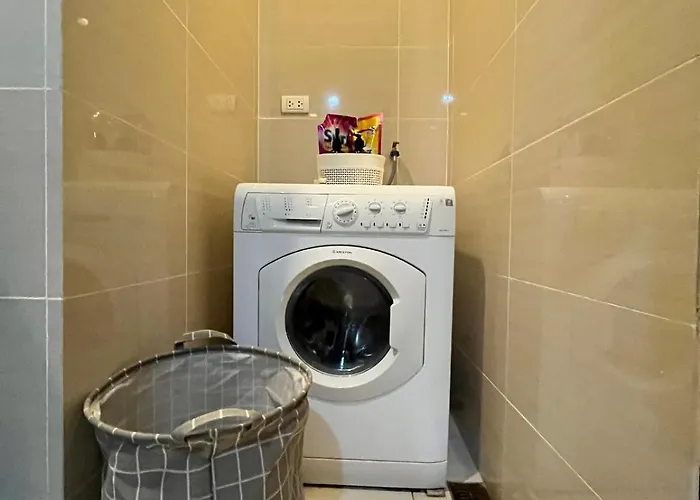 Cozy 1br Unit In Uptown Bgc Manila