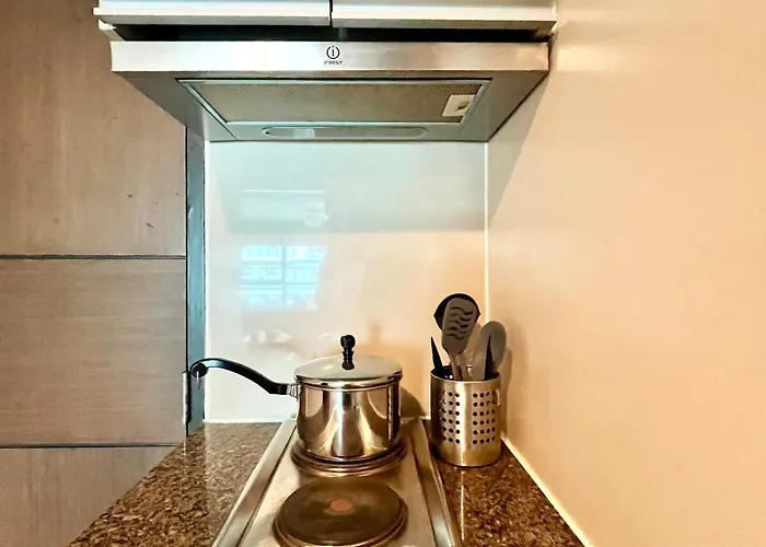 Cozy 1br Unit In Uptown Bgc